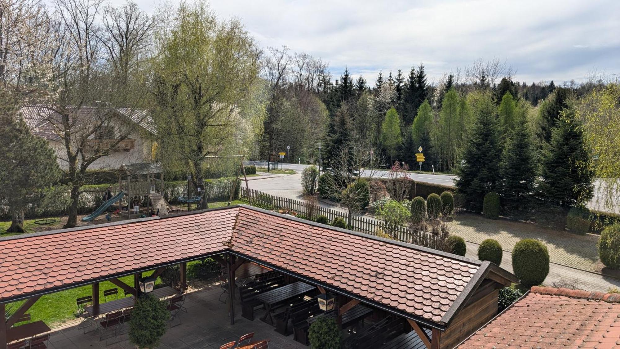 Cafe Zum Toni Hotell Thyrnau Exteriör bild